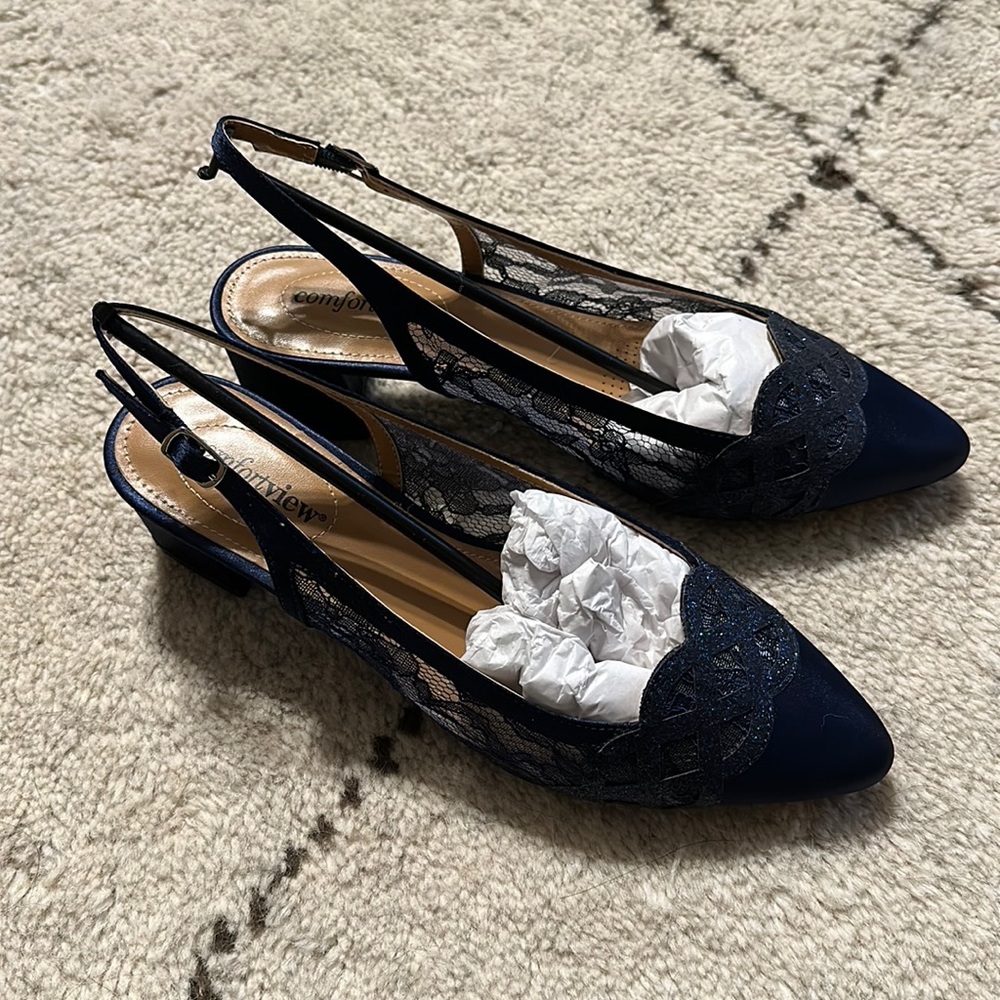 Comfortview Women’s Dress Shoe - Navy Blue